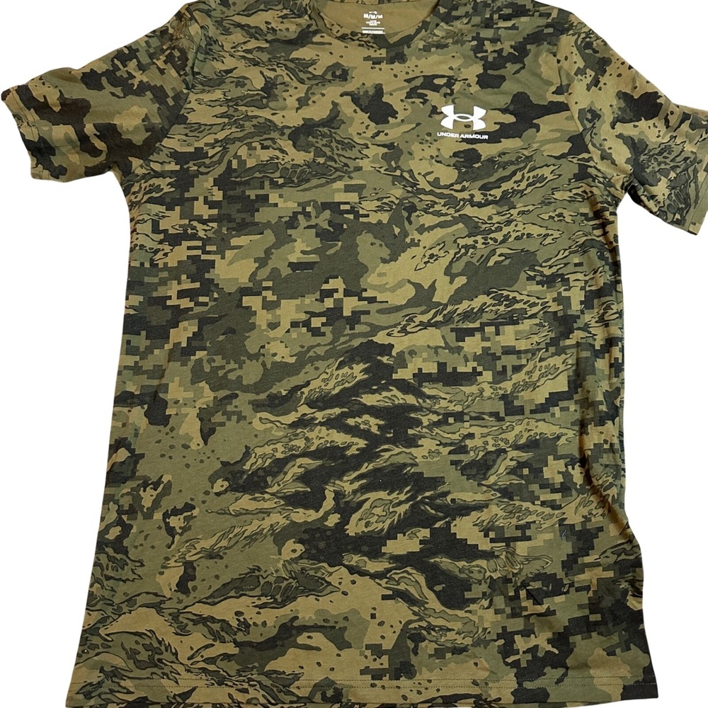 NWOT Under Armour Camo Tee Loose Fit Green Military Digital Print Mens Medium